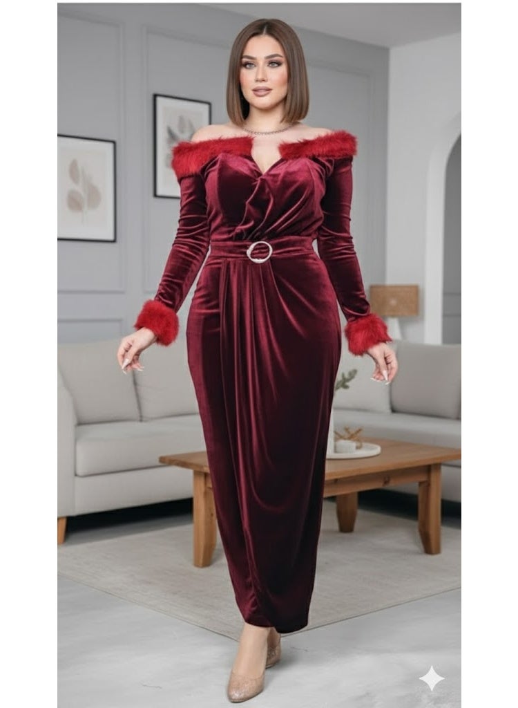 فول جوي فستان سهرة طويل فاخر مصنوع من قماش المخمل الناعم مع أكمام طويلة مزودة بتفصيل فرو عند الأطراف، مع حزام أنيق عند الخصر يبرز القوام ويمنح تناسقاً مثالياً ,فستان موضة وعصري - Image 1